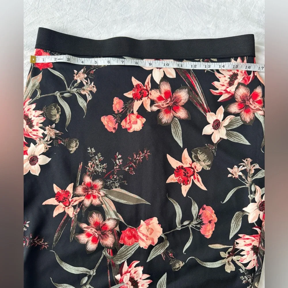 Alfani Women’s Pencil Skirt – Black with Elegant Floral Print.  NWOT - Picture 3 of 9